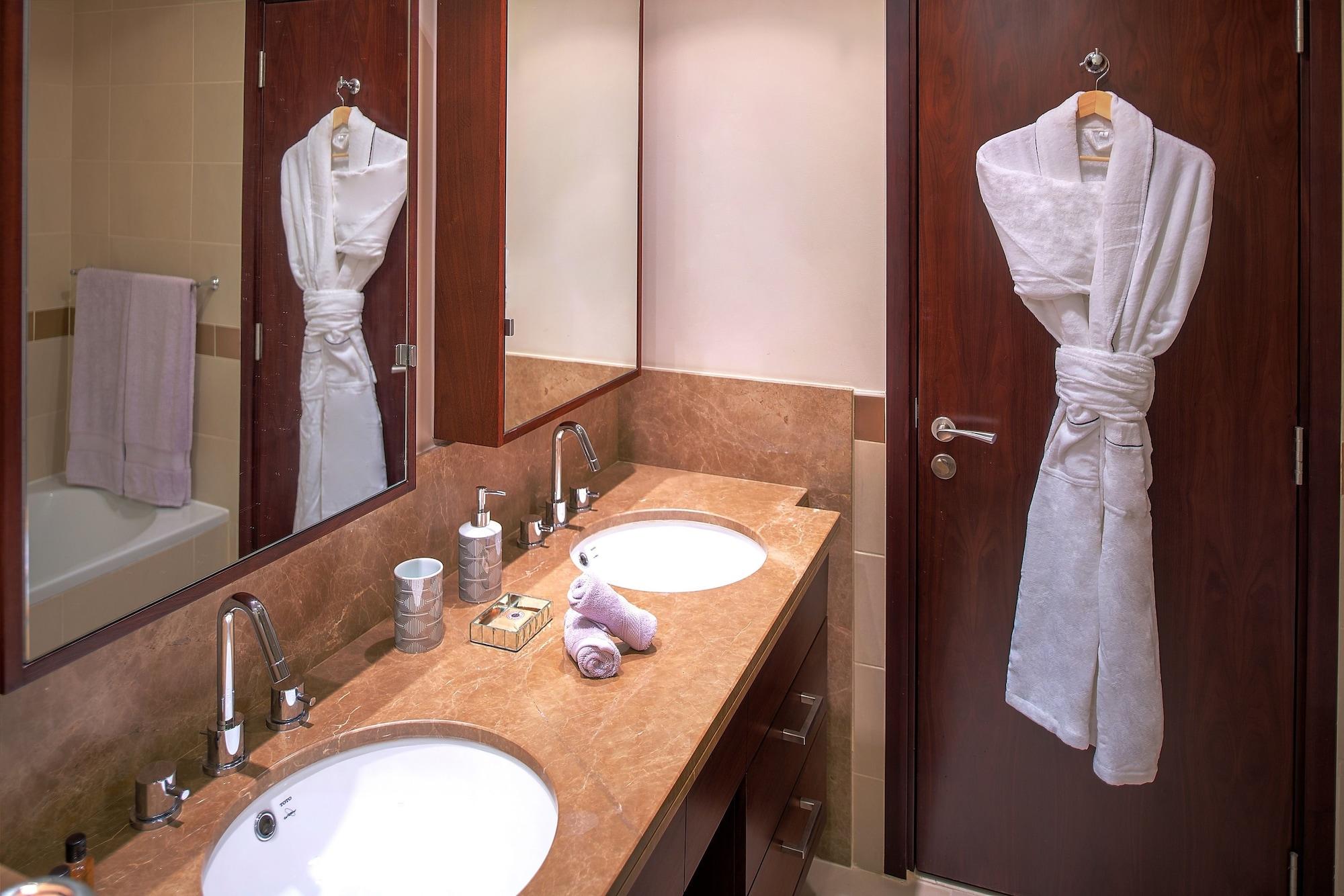Dream Inn - Apartment With Private Terrace, 29 Boulevard Downtown دبي المظهر الخارجي الصورة